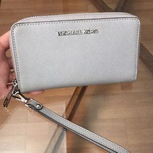 Michael Kors Jet Set Travel LG Flat MF Phone Case